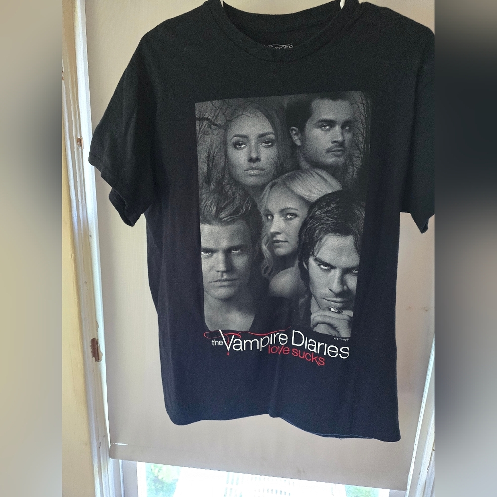 Black Vampire Diaries Graphic T-Shirt